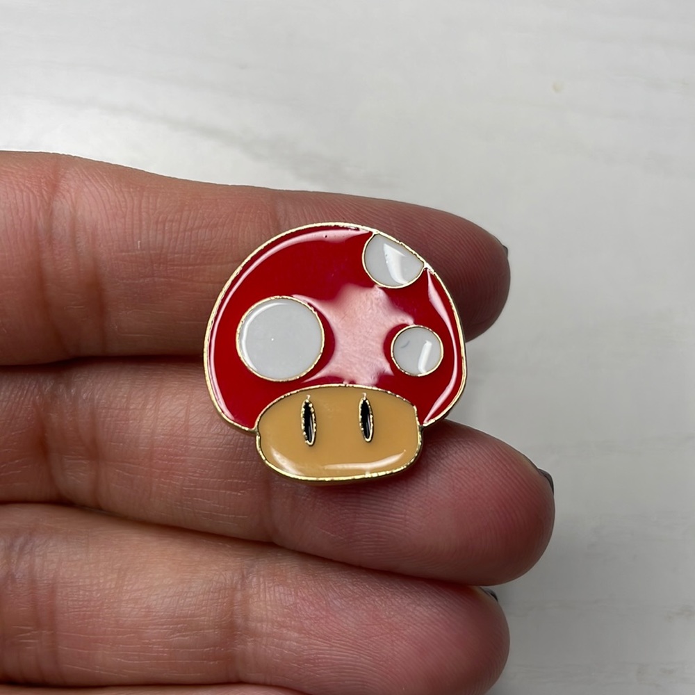 🍄 Mushroom Enamel Pin